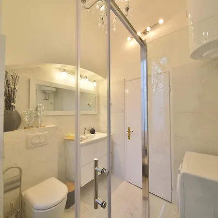Zadar Center Beach Apartment - Directly On The Sea Buitenkant foto