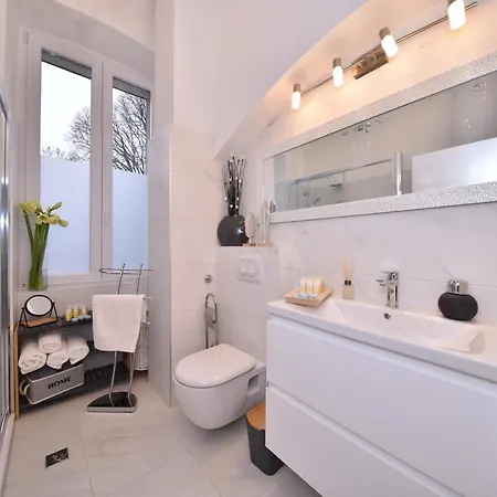 Zadar Center Beach Apartment - Directly On The Sea Buitenkant foto